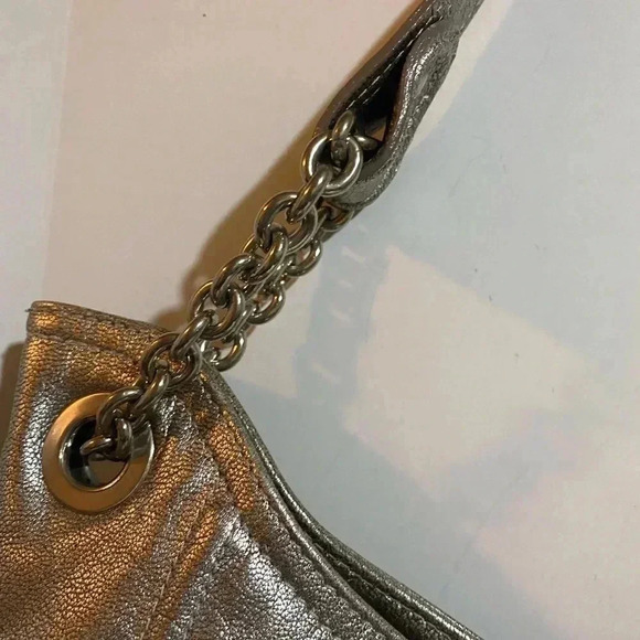 Stuart weitzman silver quilted metallic leather shoulder handbag - Picture 6 of 14